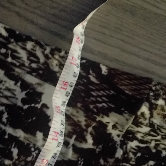 Beautiful dress by Kenneth Cole reaction ❤️ - Picture 6 of 12